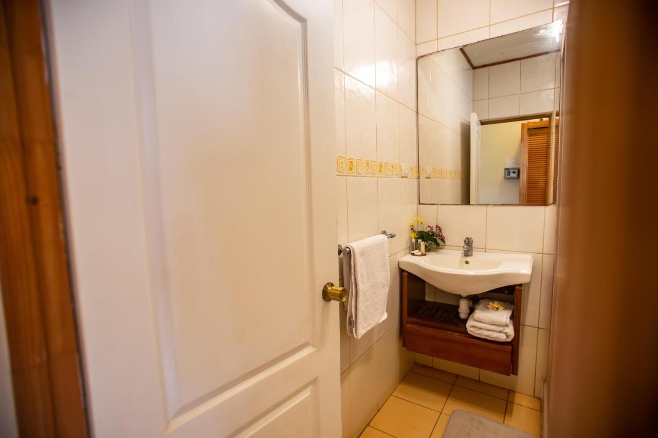 Hostal Uruhao Hanga Roa Eksteriør billede