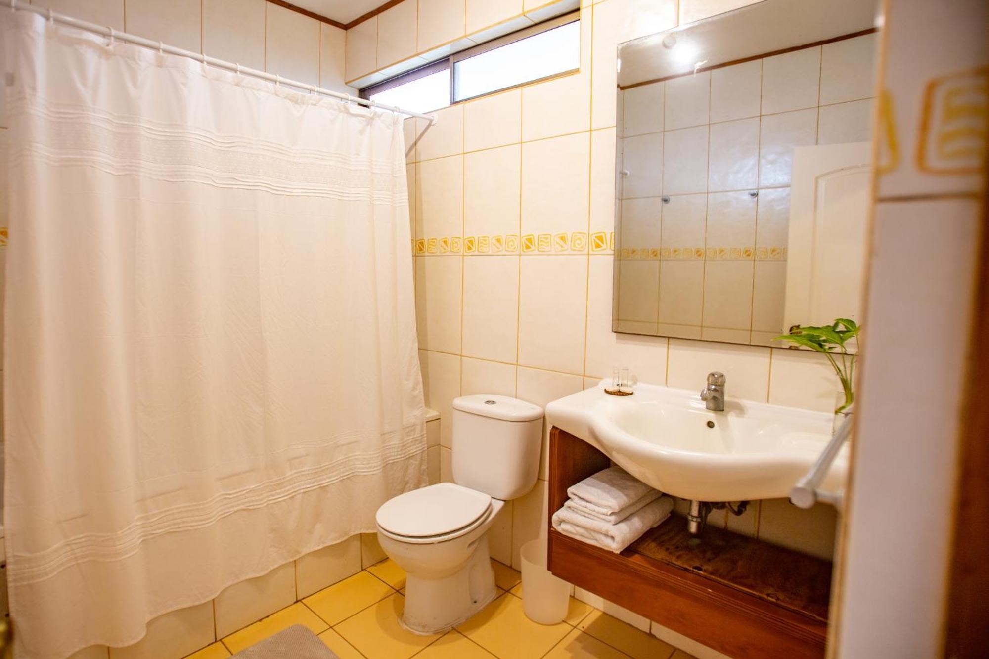 Hostal Uruhao Hanga Roa Eksteriør billede